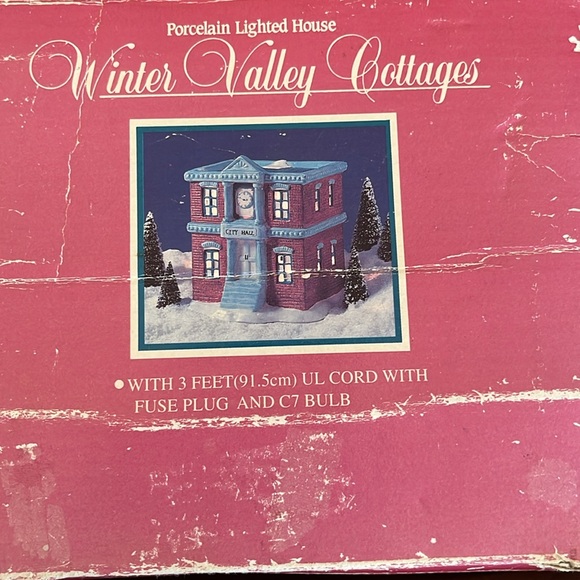 Vintage porcelain lighted house - Picture 13 of 13